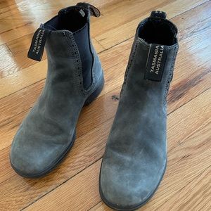 Blundstone Women 4 (US 7) Original High Top Boot - Rustic Black